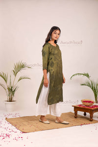 Inayat Modal Satin Kurti- Green